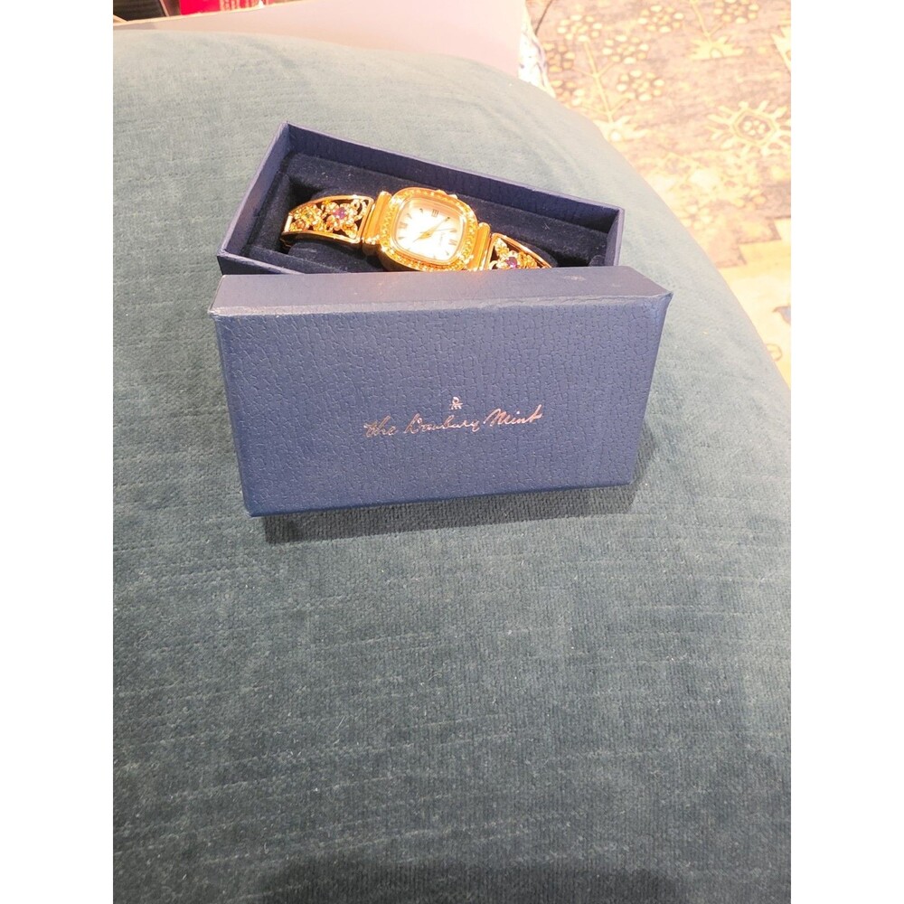 Danbury Mint Watch Amethyst and Peridot Stones Mother of Pearl Dial Gold Tone NB